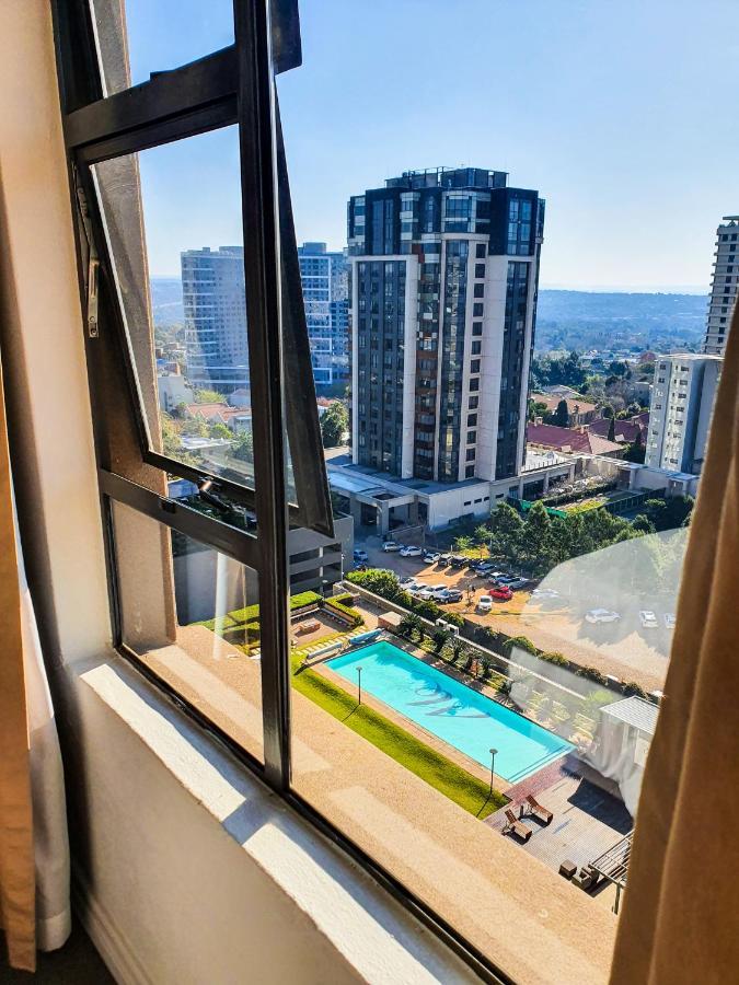 Westpoint Sandton Skyline Apartment ヨハネスブルグ エクステリア 写真